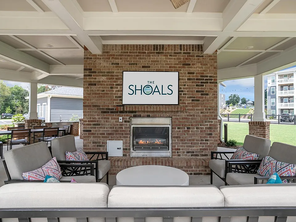 The Shoals apartments community photo