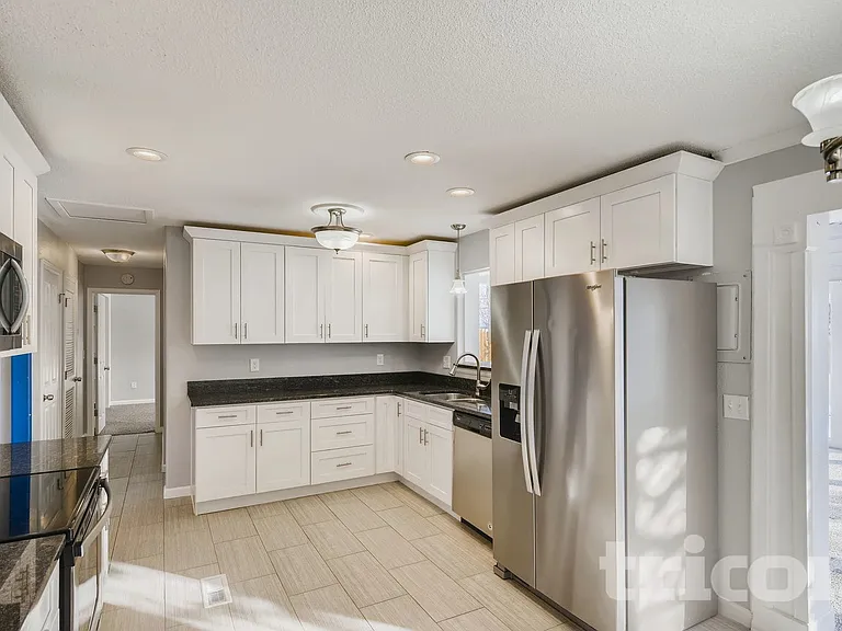 3222 Greenwood Cir — Photo 5