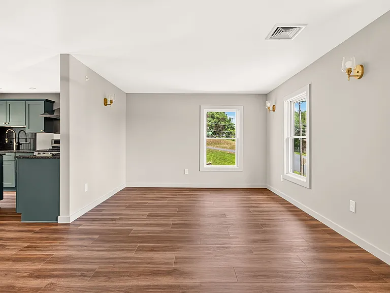 176 Hudson St #4 — Photo 6