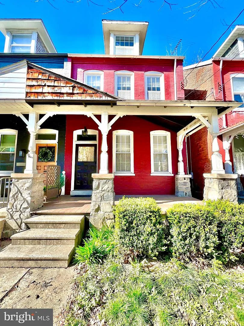 213 E Ross St photo 1