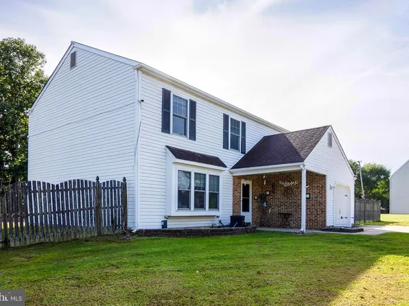 1 Bedford Ct, Sicklerville, NJ 08081