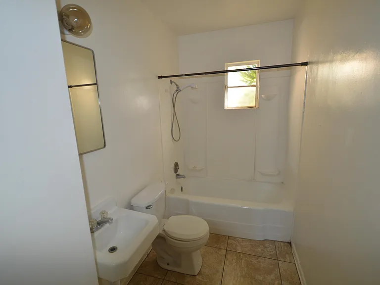 1152 N Santa Rosa Ave — Photo 7