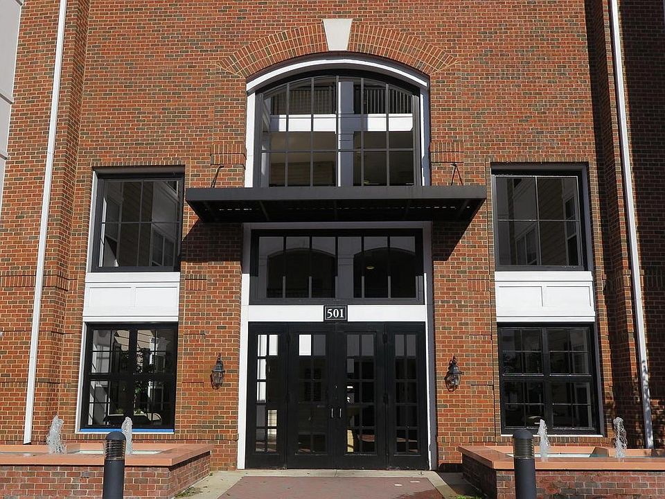 1st image of 501 Hungerford Dr APT 162