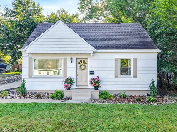 1195 Sawyer Ave, Akron, OH 44310