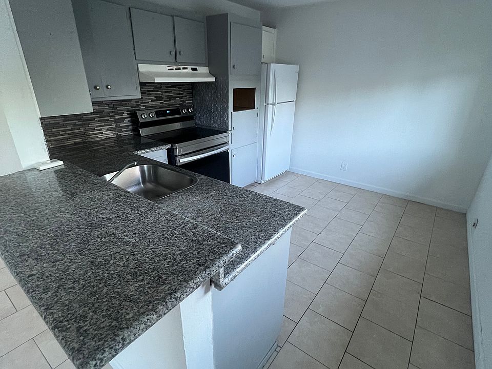 2nd image of 25039 Cypress Ave APT 8