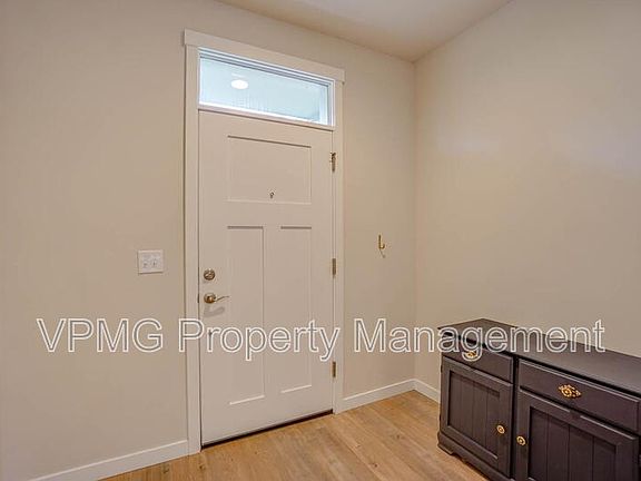 4th image of 2904 NE 161st Ct