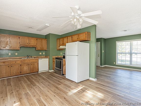 4th image of 6413 Lorell Ct