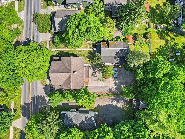 407 S Aurora St — Photo 5