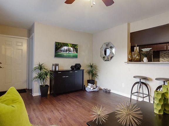 4th image of 8727 Point Park Dr #W1108