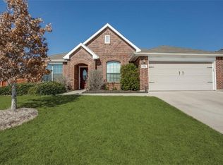556 Braewick Dr, Fort Worth, TX 76131