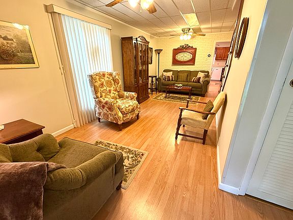 5th image of 405 N Maple St
