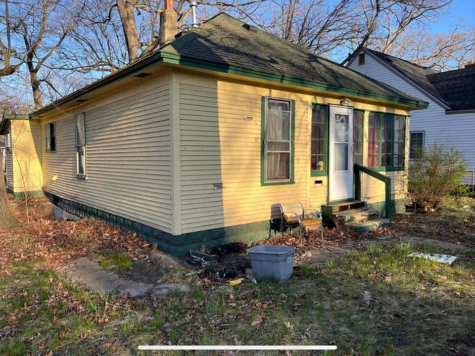 1st image of 2328 Hoyt St