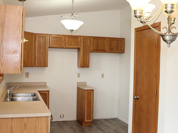 4th image of 311 Saint Kilian Pkwy