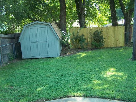 3rd image of 210 N Wortman Pl