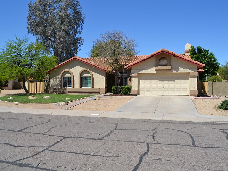 1st image of 617 E Avenida Sierra Madre