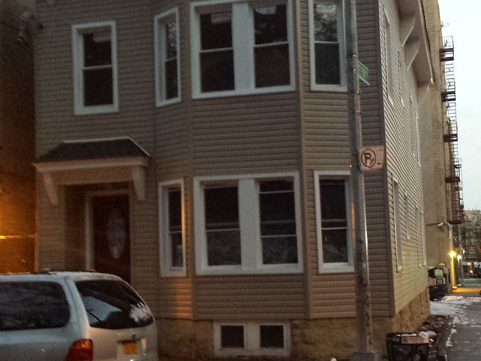 1st image of 2290 Aqueduct Ave E