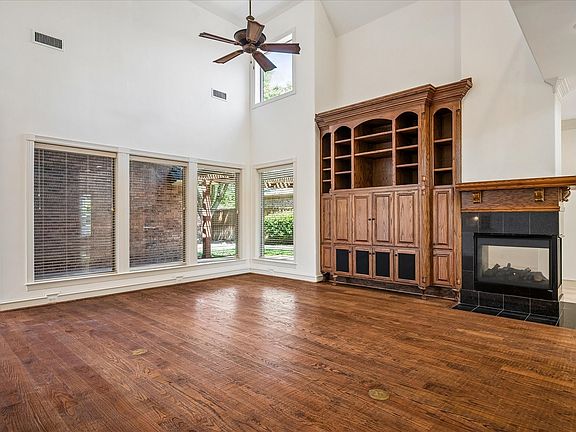 3rd image of 4709 Strait Ln