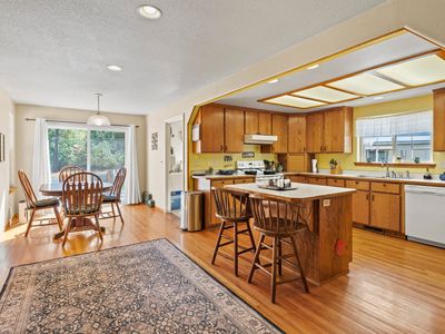 6380 W Evans Creek Rd, Rogue River, OR, 97537