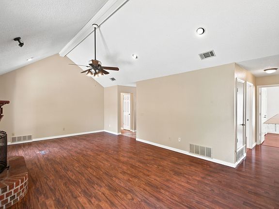 4th image of 2308 Channing Ct