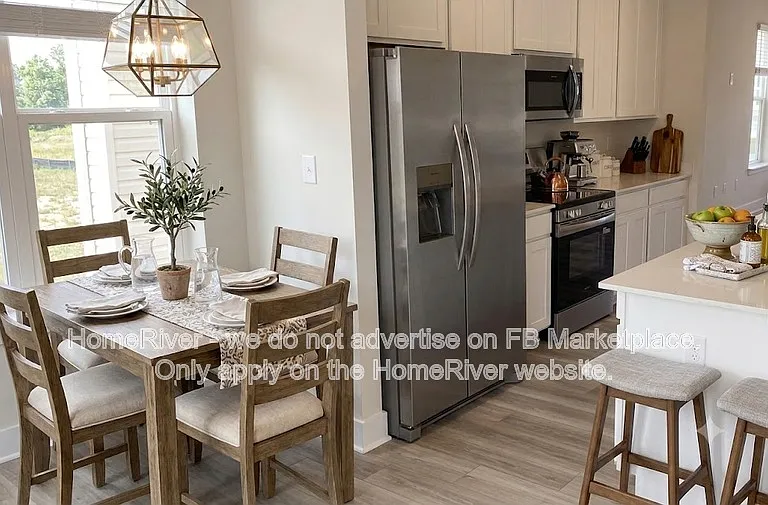 1419 Lake Geneva Dr — Photo 1