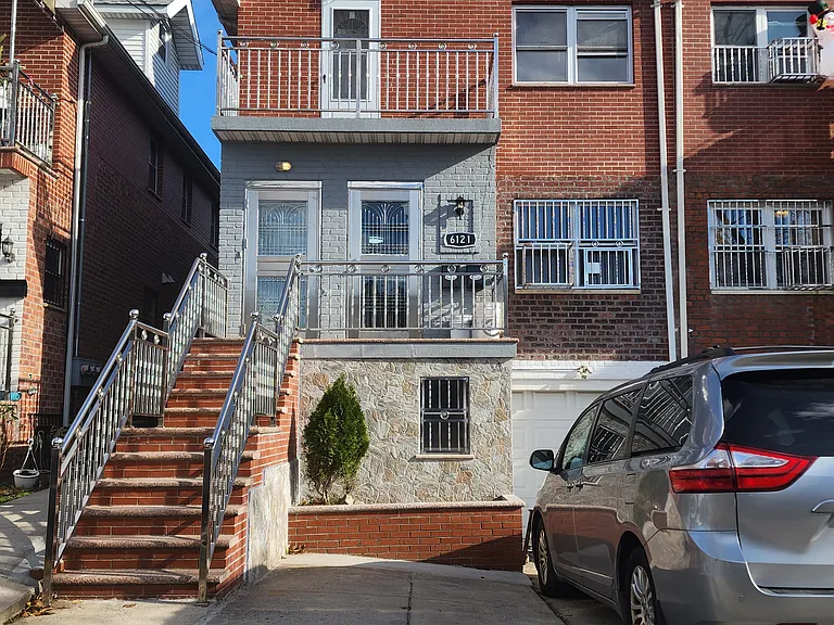 61-21 159th St — Photo 1
