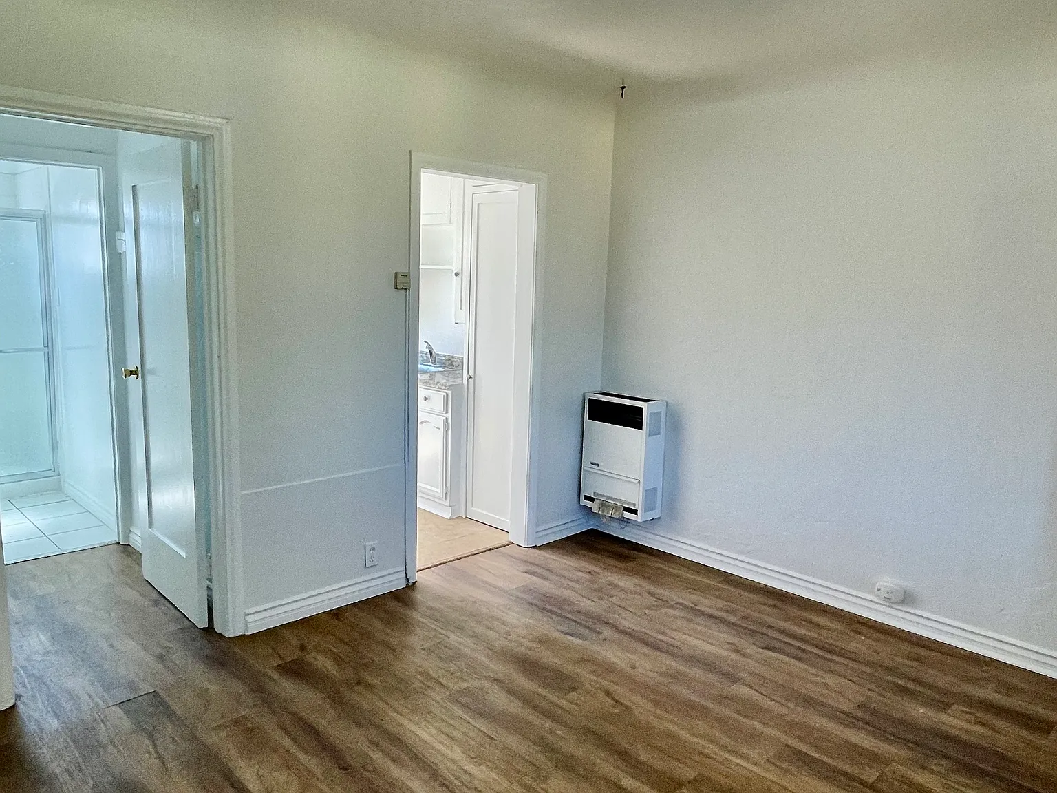 Studio, 200 sqft, $1,275 — Photo 4
