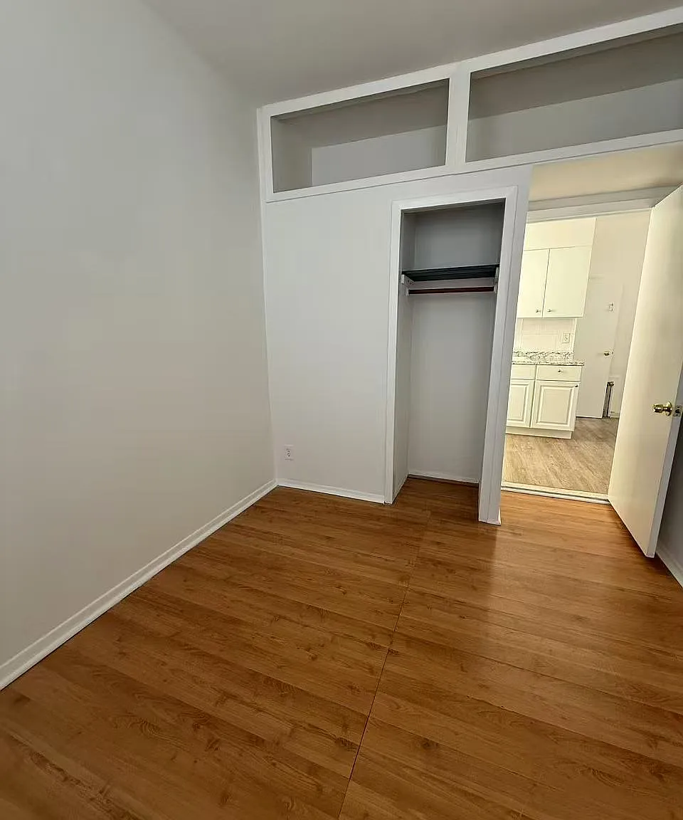 2 bed, 700 sqft, $2,500 — Photo 2