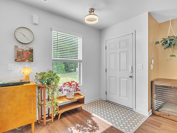 5th image of 537 Hobkirks Pl