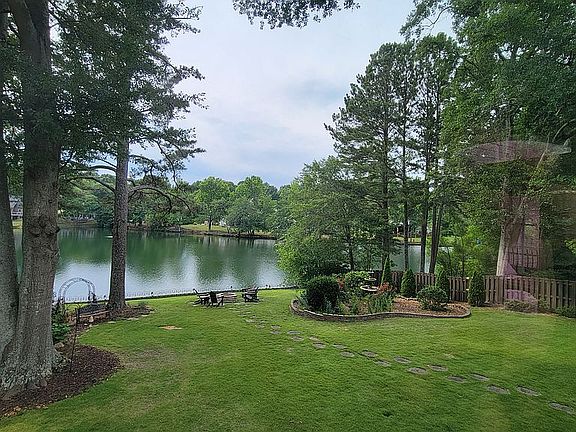 5th image of 3020 Brierfield Lake