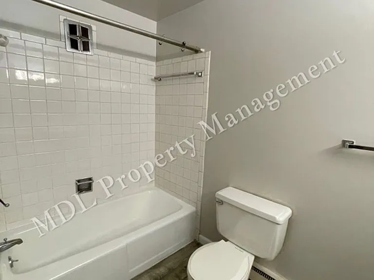 121 N Woodbridge — Photo 6