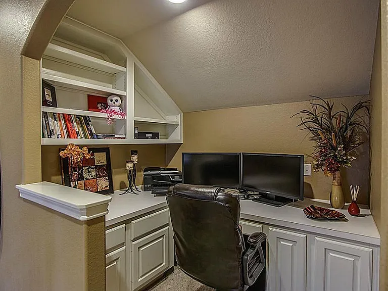 9422 Cheslyn Ct — Photo 23