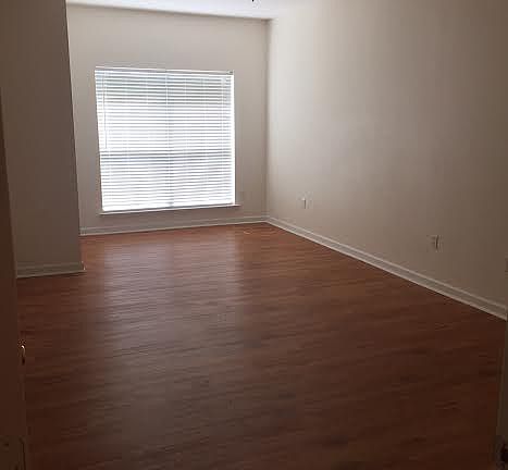 4th image of 26402 Maplewood Dr