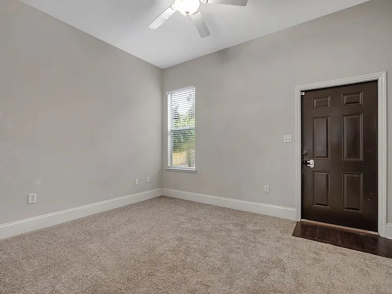 382 E Bradford Rd — Photo 14