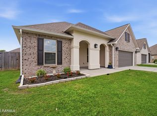 102 Sugar Crest Dr, Youngsville, LA 70592