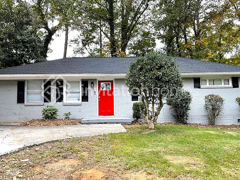 2885 Gresham Rd — Photo 1