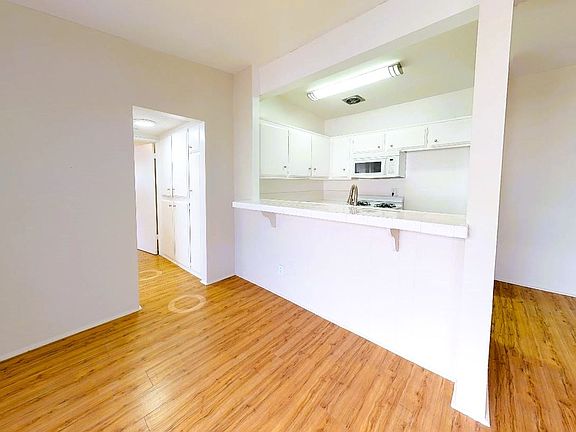 4th image of 3638 Midvale Ave #5618