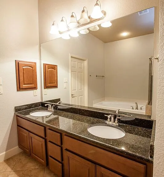 5124 Belmont Ave — Photo 33