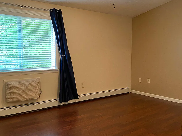 220 Main St #11 — Photo 11
