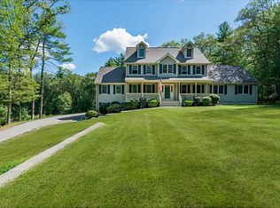 15 Hart Pond Dr, North Smithfield, RI 02896