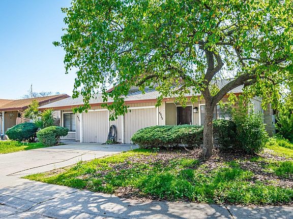 2nd image of 4975 Summerwood Circle