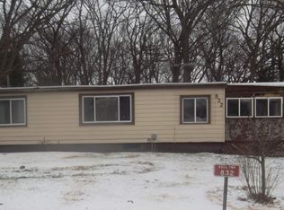 832 W Happy Hollow Rd, Janesville, WI 53546