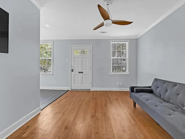 2405 Eastwood Ave — Photo 2