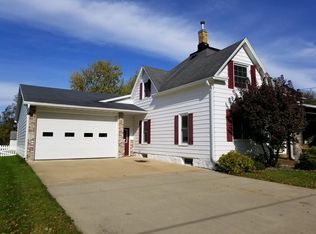 613 2nd St SW, Stewartville, MN 55976