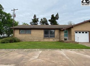 217 N Main St, Canton, KS 67428