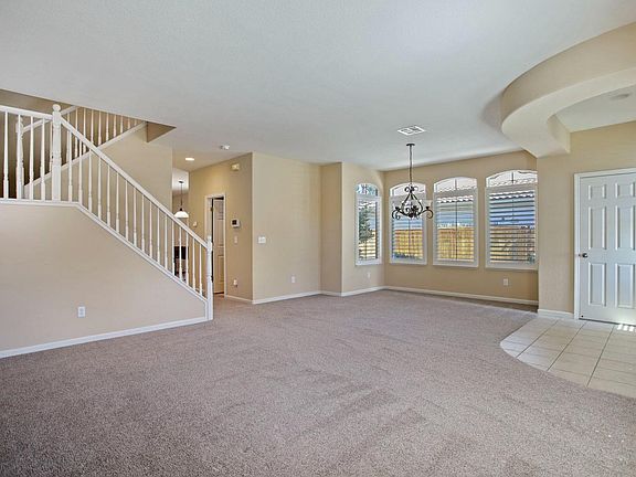 5th image of 10531 Winward Ave