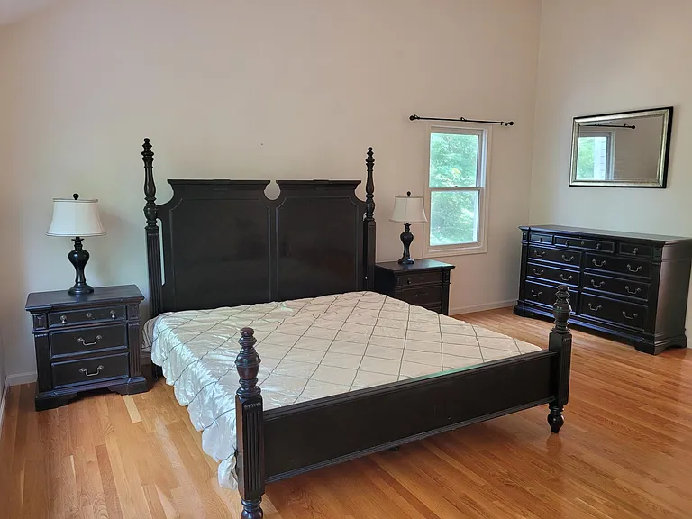 2399 Bay Rd — Photo 9