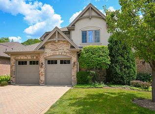 2031 Mackenzie Pl, Wheaton, IL 60187