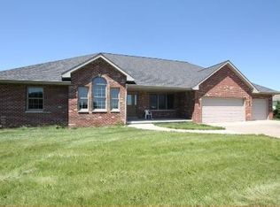 4535 1369th Rd, Earlville, IL 60518