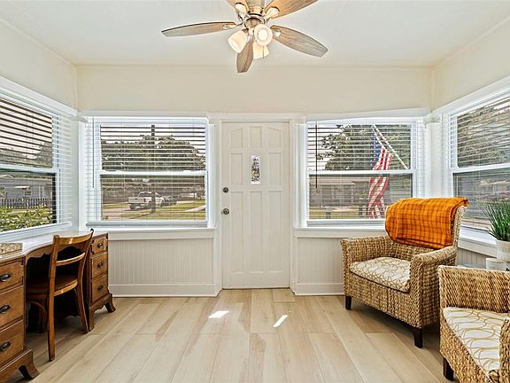 3rd image of 1601 54TH STREET S