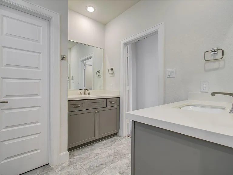 2810 Grand Fountains Dr #B — Photo 31